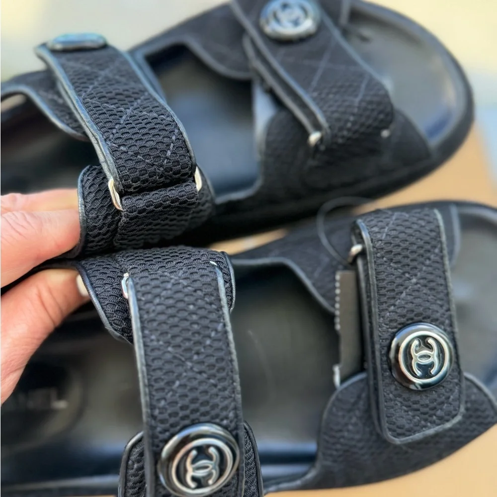 CHANEL 21C DAD CC Logo fabric Sandals with Silver Details
